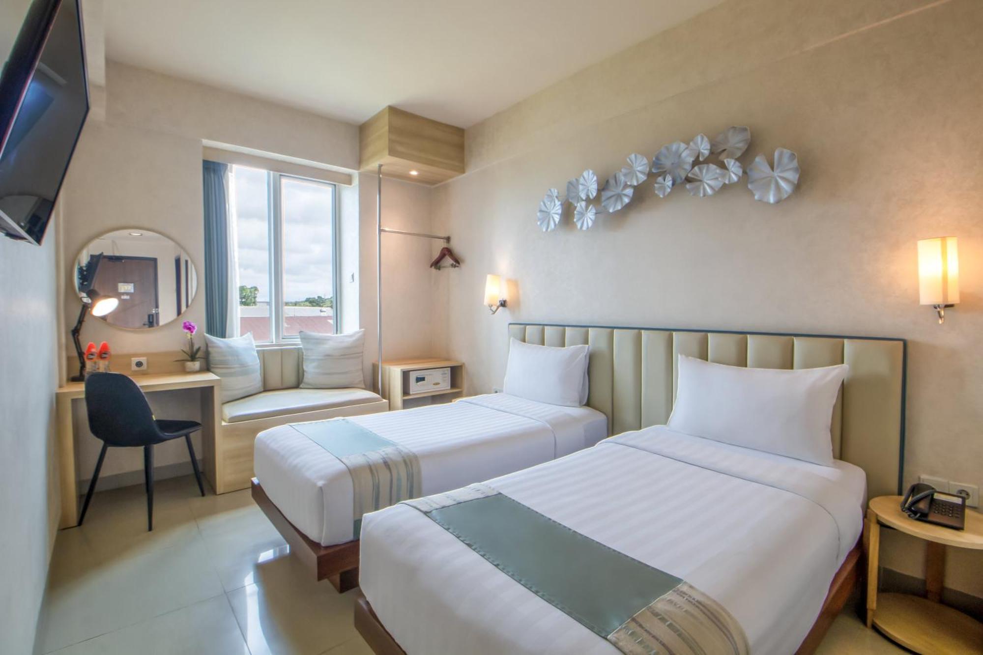 Solaris Hotel Malang Exterior photo
