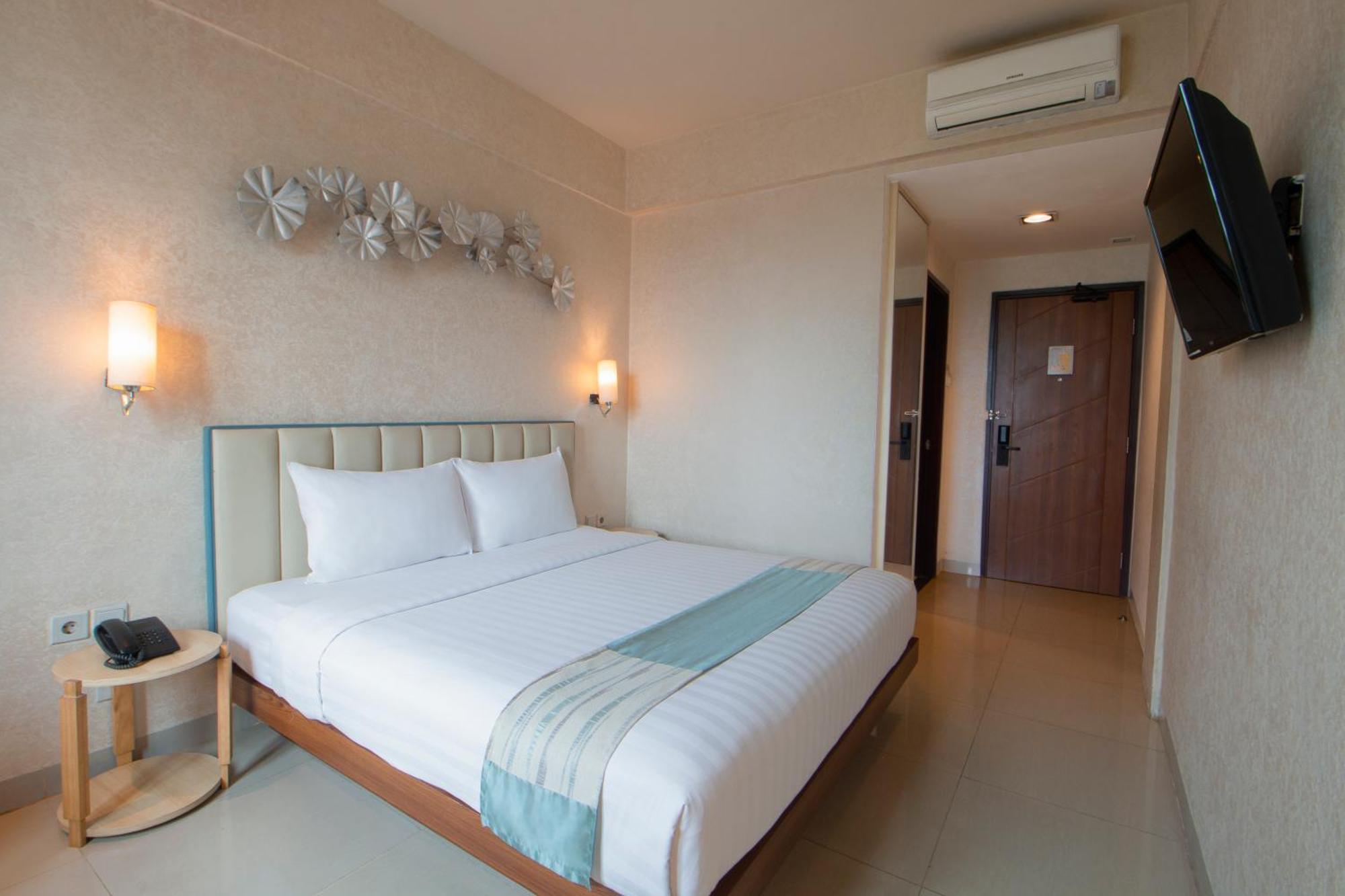 Solaris Hotel Malang Exterior photo